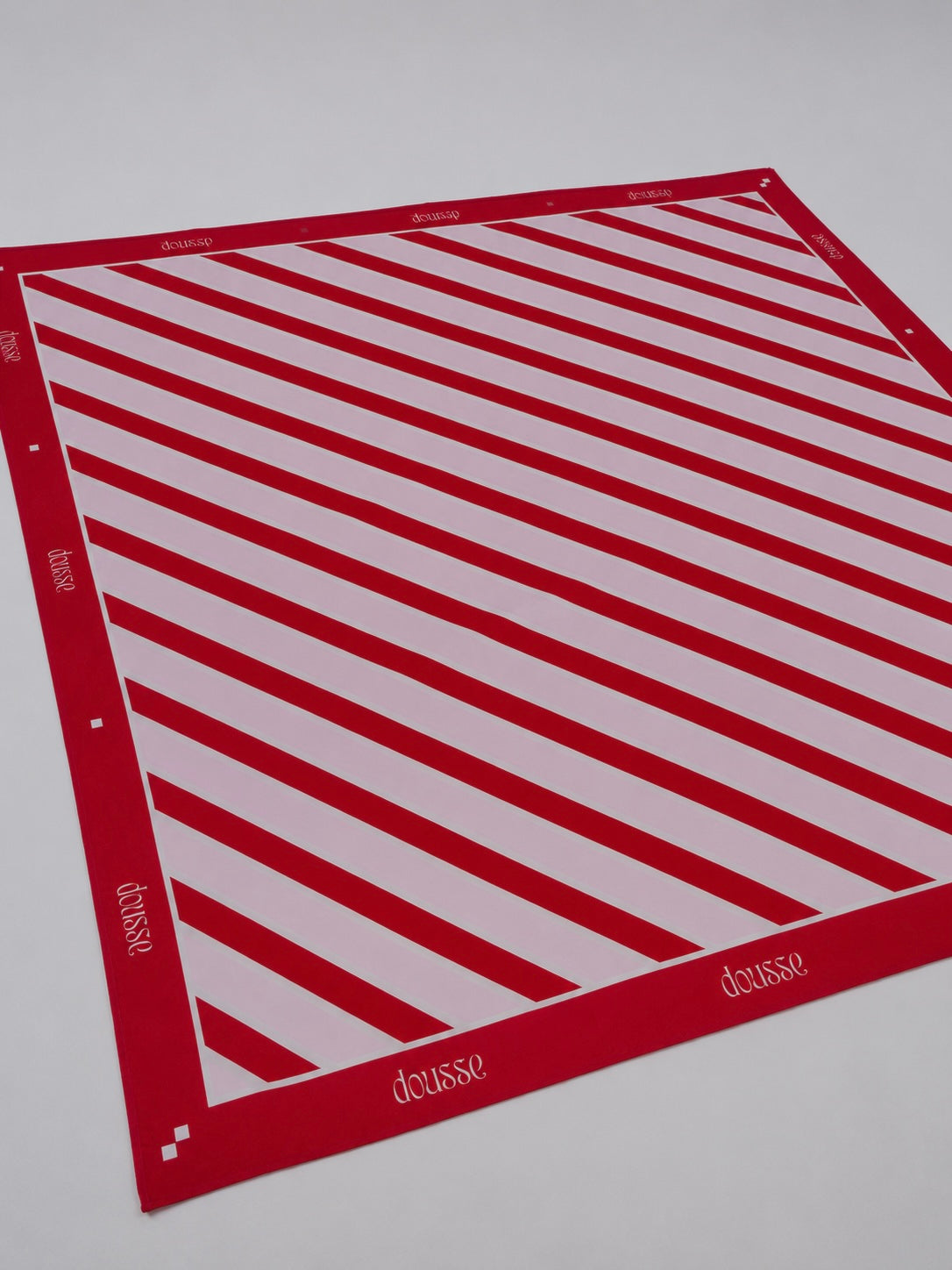 Foulard en satin - Strawberry Milk